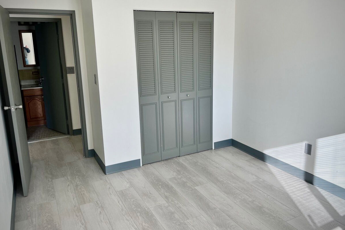 Kitchen & Floor Decor