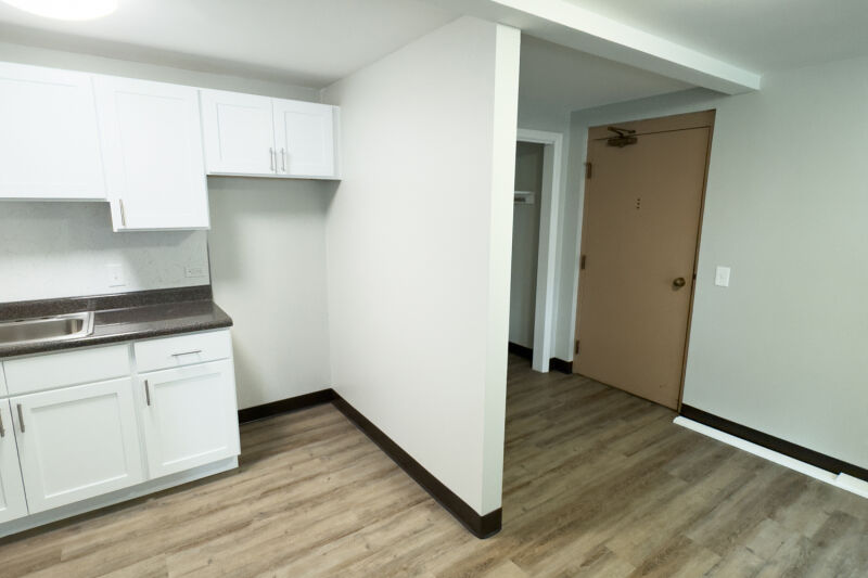 Kitchen & Floor Decor